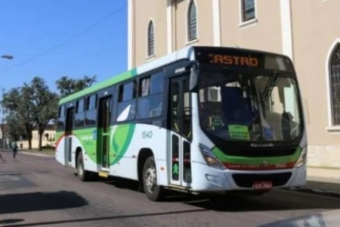 Funcionários do transporte coletivo aprovam indicativo de greve em Castro