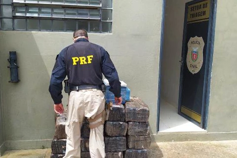 PRF apreende mais de 300 quilos de maconha em Ponta Grossa