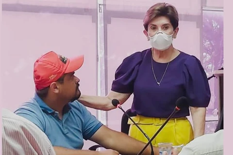 Elizabeth recebe líder de ocupação no Andorinhas, em Ponta Grossa