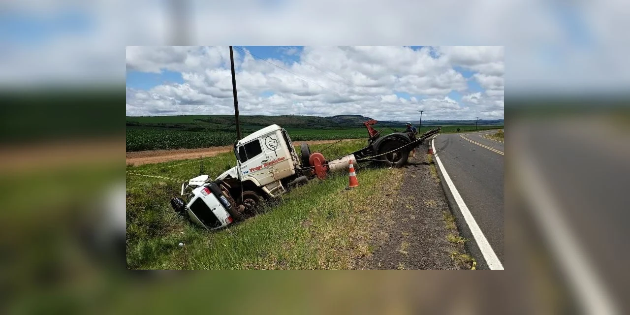Acidente mata mãe, filho e dois animais de estimação, em Pirai do Sul