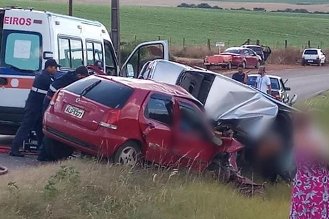 Cinco pessoas morrem em grave acidente no interior do Paraná