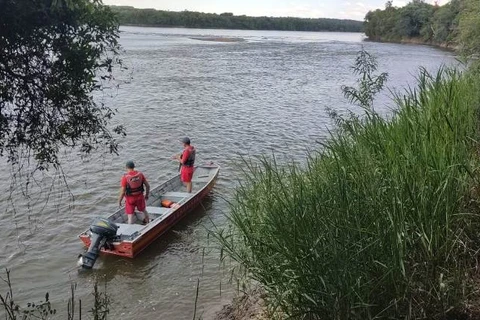 Adolescente de 13 anos morre afogado no Rio Iguaçu, em Porto União