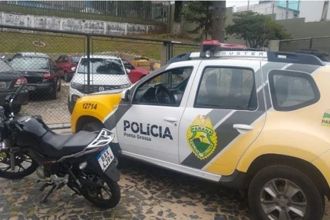 Jovem é detido com moto clonada em bairro de PG