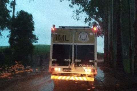 Raio atinge e mata homem no interior de Castro