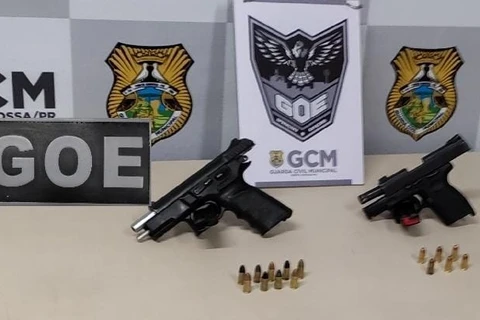 Segurança de assentamento em PG é preso com duas pistolas