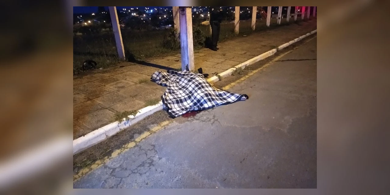 Motociclista morre após colidir em poste próximo ao Centro de Eventos, em PG