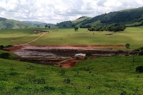 Barragem se rompe em cidade do sudeste de Minas Gerais