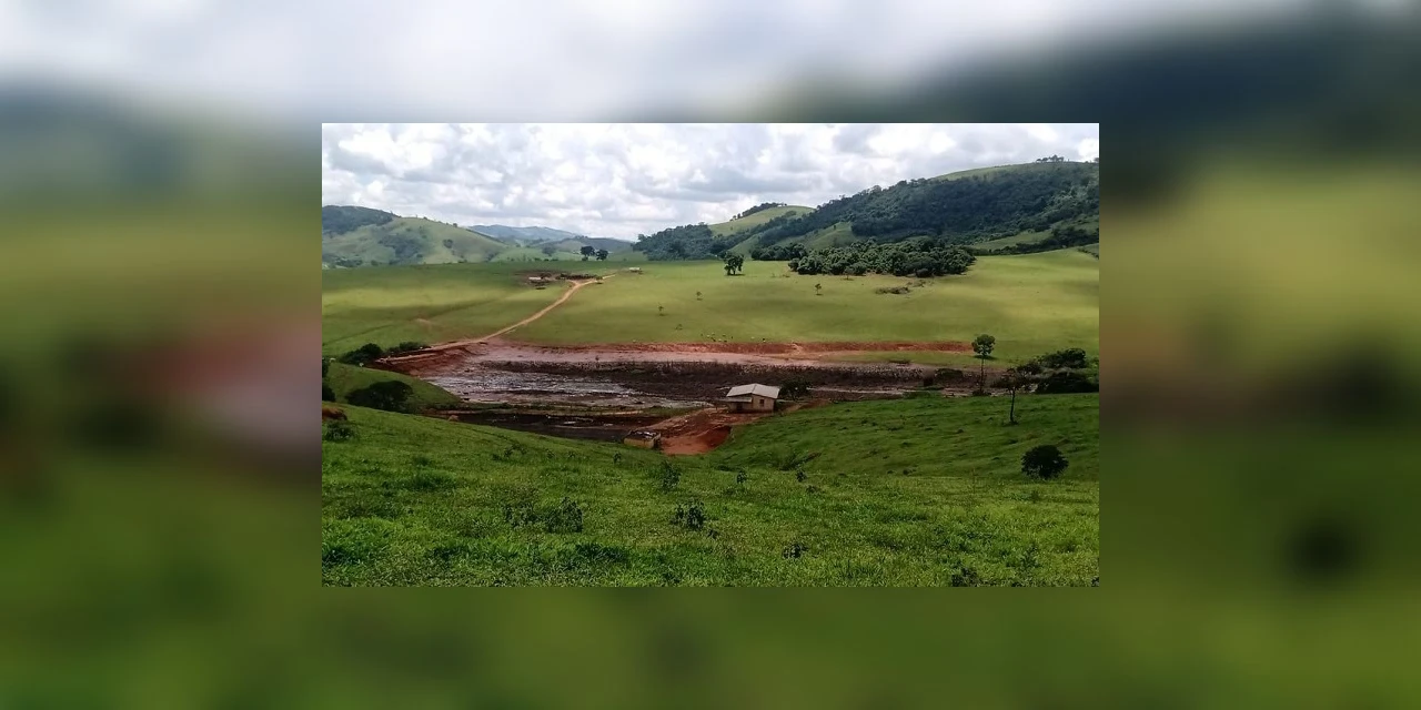 Barragem se rompe em cidade do sudeste de Minas Gerais