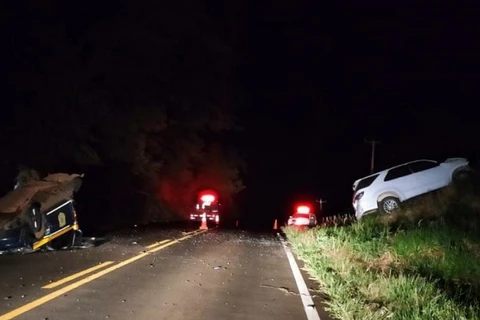 Dois policiais da PRF sofrem acidente na BR-158, em Marquinho (PR)