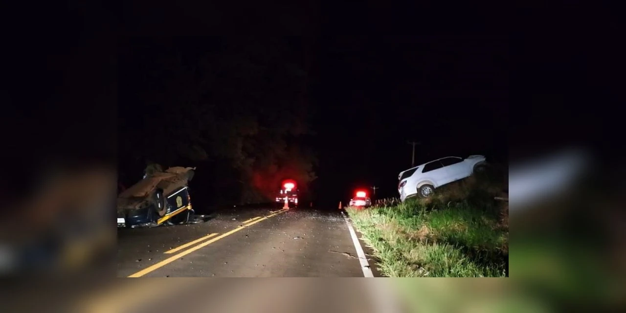 Dois policiais da PRF sofrem acidente na BR-158, em Marquinho (PR)