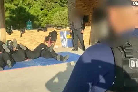 Vídeo de guardas levando choque gera polêmica e secretário afirma que procedimento é normal