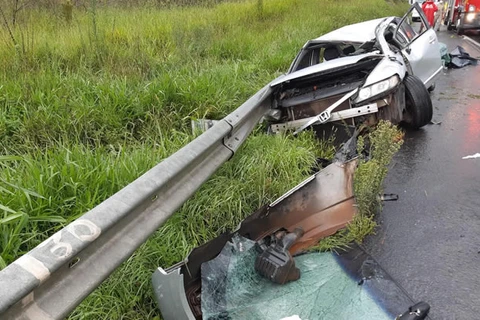 Acidente na BR-376 em Ponta Grossa faz uma vitima fatal e deixa outras três com ferimentos