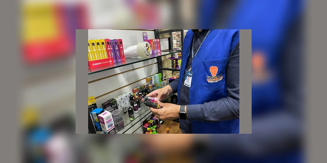 Operação no shopping popular apreende cigarros eletrônicos e vaporizadores, em PG