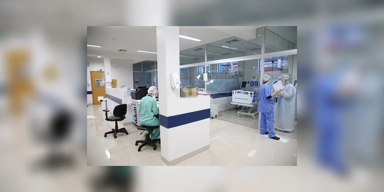 Com casos de Covid-19 em alta, Paraná reativa mais de mil leitos de enfermaria e 641 de UTI