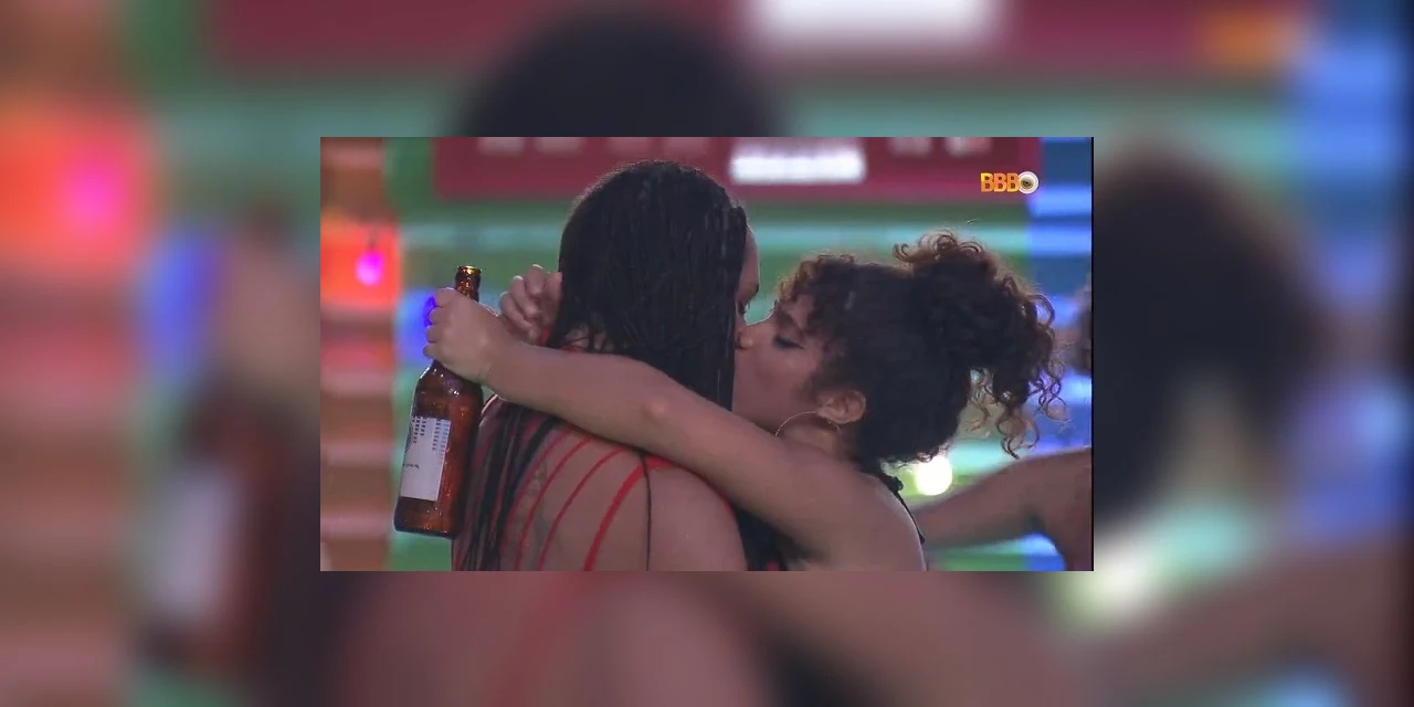 Linn da Quebrada e Maria se beijam durante festa no BBB; veja video