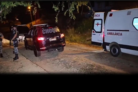 Pai e filho são baleados no Bonsucesso, em PG