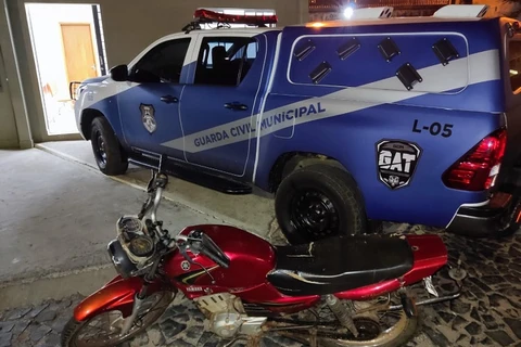 Moto com numeração de chassi e motor raspado é apreendida em PG