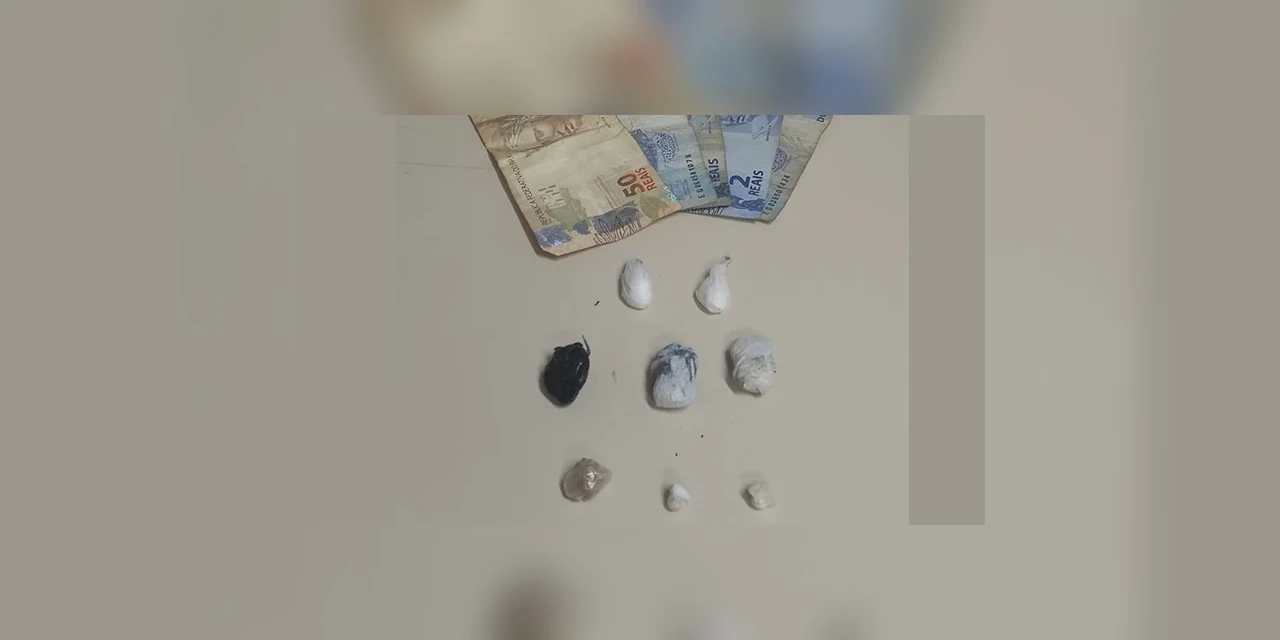 Grupo de arruaceiros é interceptado pela GM; um deles foi preso com drogas