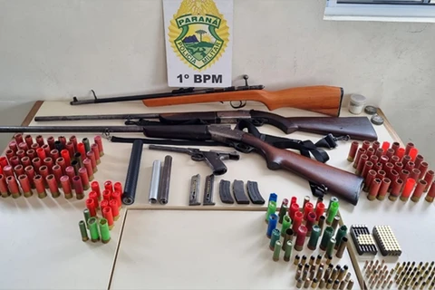 Homem que estava efetuando disparos em via pública é preso com armas de fogo e munições em PG