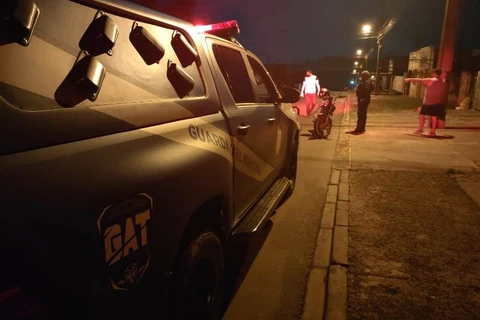 CRUELDADE - Homem é preso por matar cão a pauladas em Ponta Grossa