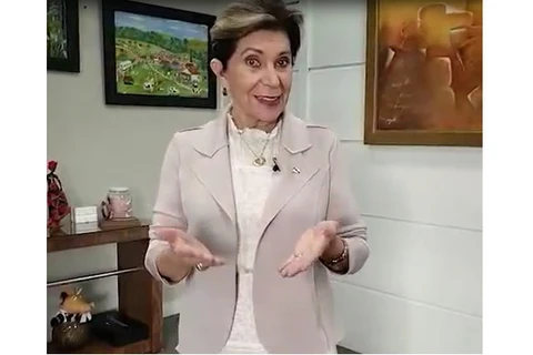 Prefeita Elizabeth anuncia reajuste para professores