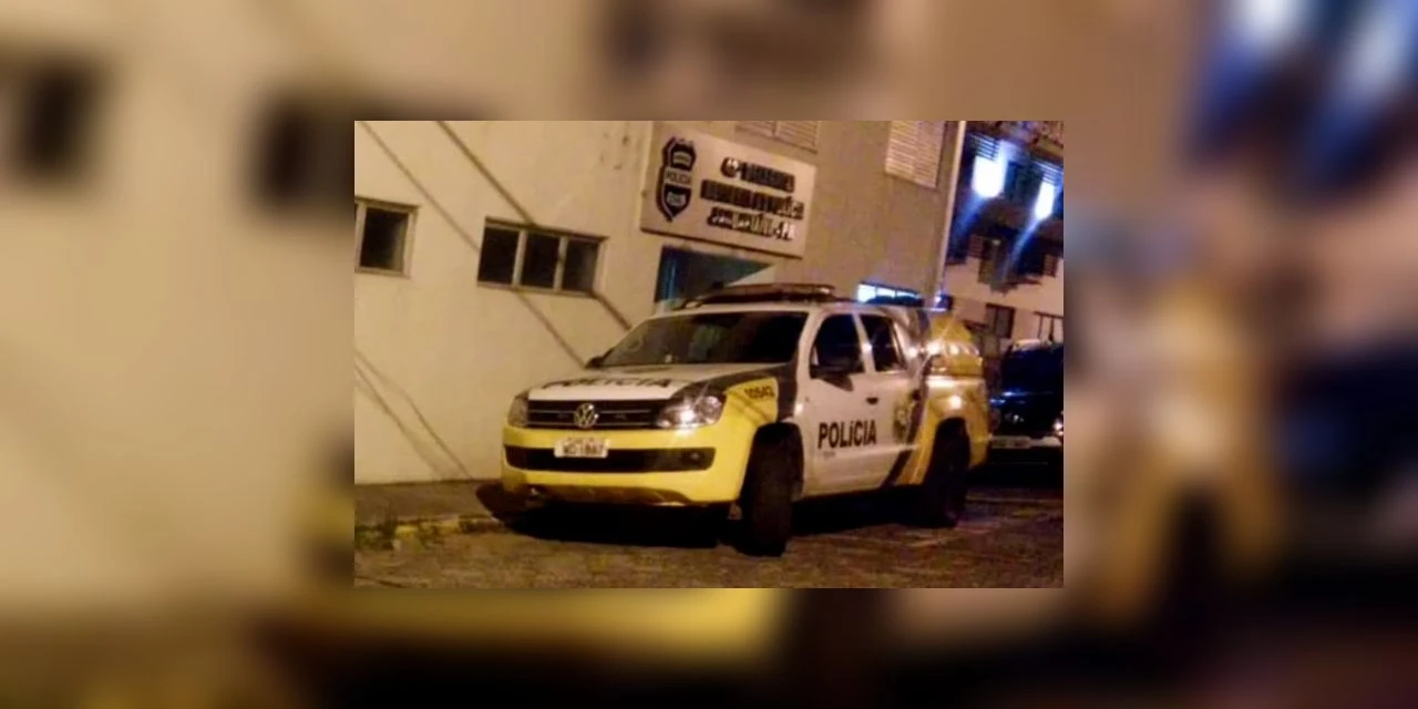 Homem armado com picareta investe contra policiais e acaba morto em Jaguariaíva.