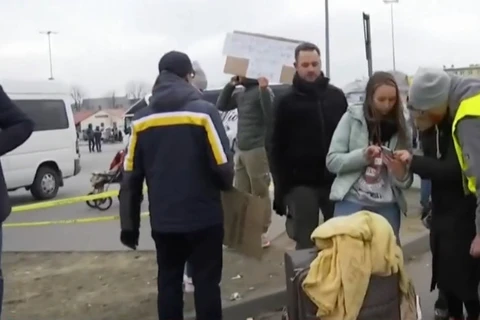 Rússia e Ucrânia vão abrir corredores humanitários para saída de civis