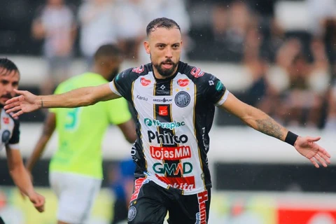 Operário vence o Azuriz e é líder do Paranaense