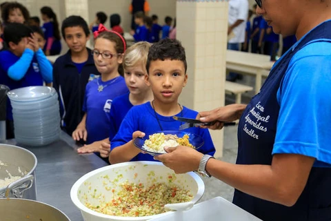 Prefeitura eleva gratificação para servidores da Educação