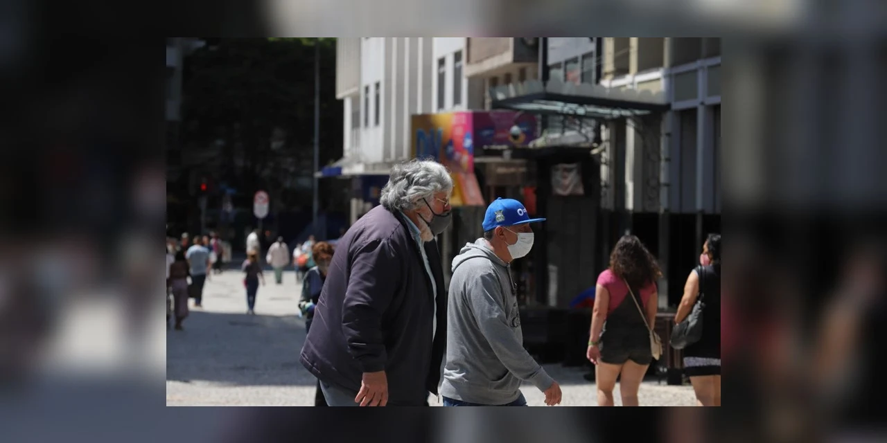 Governo propõe revogar a lei que impõe a obrigatoriedade do uso de máscaras no Paraná