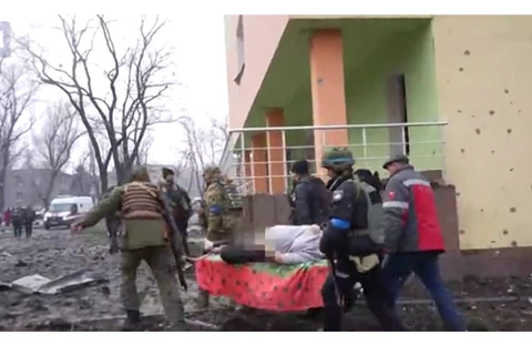 Bombardeio russo atinge maternidade na Ucrânia; diz Zelensky