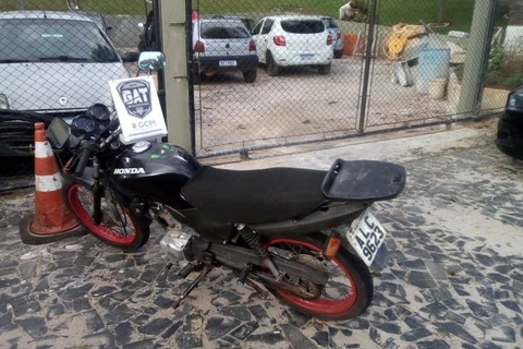 Moto com placa adulterada é apreendida em Ponta Grossa