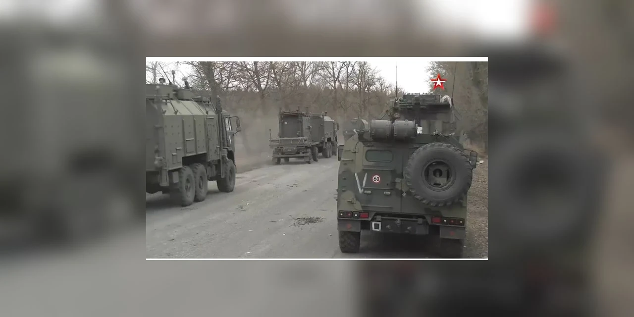 Rússia reúne tropas e ensaia ataque à Kiev