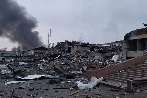 Ataque russo deixa 35 mortos a 15 Km da fronteira com a Polônia.