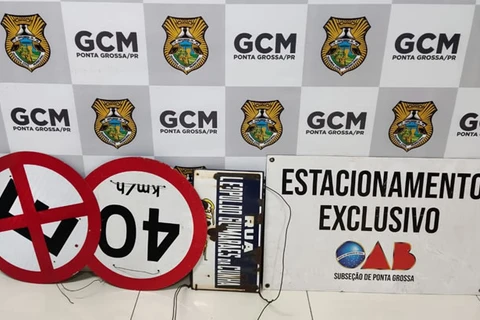 Indivíduos são detidos após furto de placas de sinalização em PG