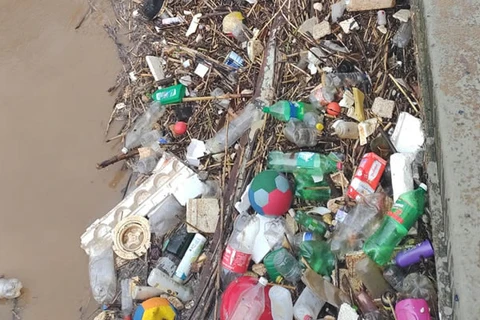 Prefeitura retira mais de 18 toneladas de lixo de rios e córregos