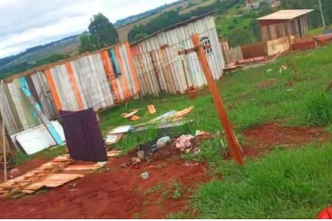 Moradores de invasão colocam terrenos a venda em Ponta Grossa