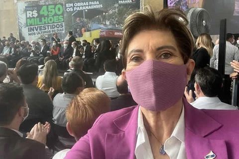 Prefeita Elizabeth Schmidt anuncia 100 quadras de asfalto