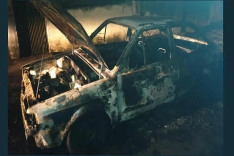 Carro furtado durante a madrugada é localizado queimado no Contorno, em PG