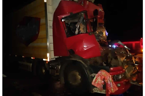 Colisão deixa homem morto preso às ferragens na Souza Naves, em PG