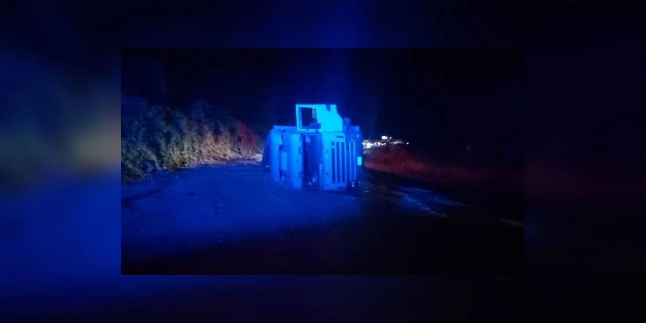 Caminhão tomba e motorista fica em estado grave, na BR-373 em Imbituva.