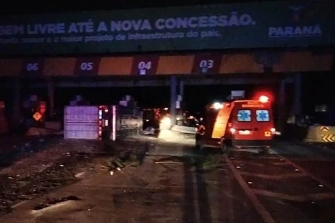 Caminhão tomba e motorista morre em acidente na BR-277, em São Luiz do Purunã
