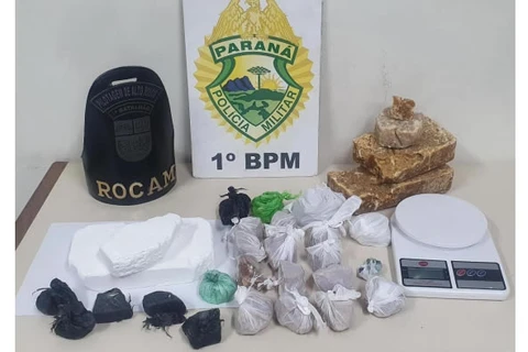 PM recupera 2 veículos roubados e apreende quase 3 Kg de drogas em PG; uma pessoa foi presa
