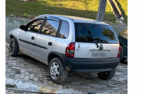 Polícia Militar recupera veículo roubado e prende suspeito