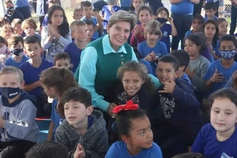 Prefeitura inaugura nova escola com investimento de R$ 3,6 milhões