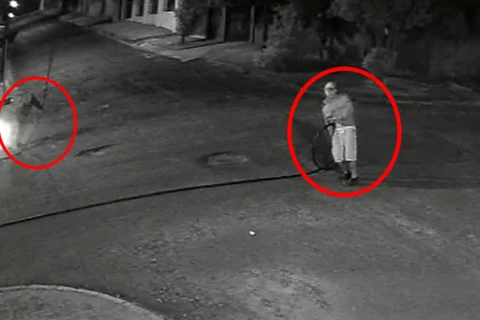 Câmera de segurança flagra dupla furtando fiação elétrica, em PG