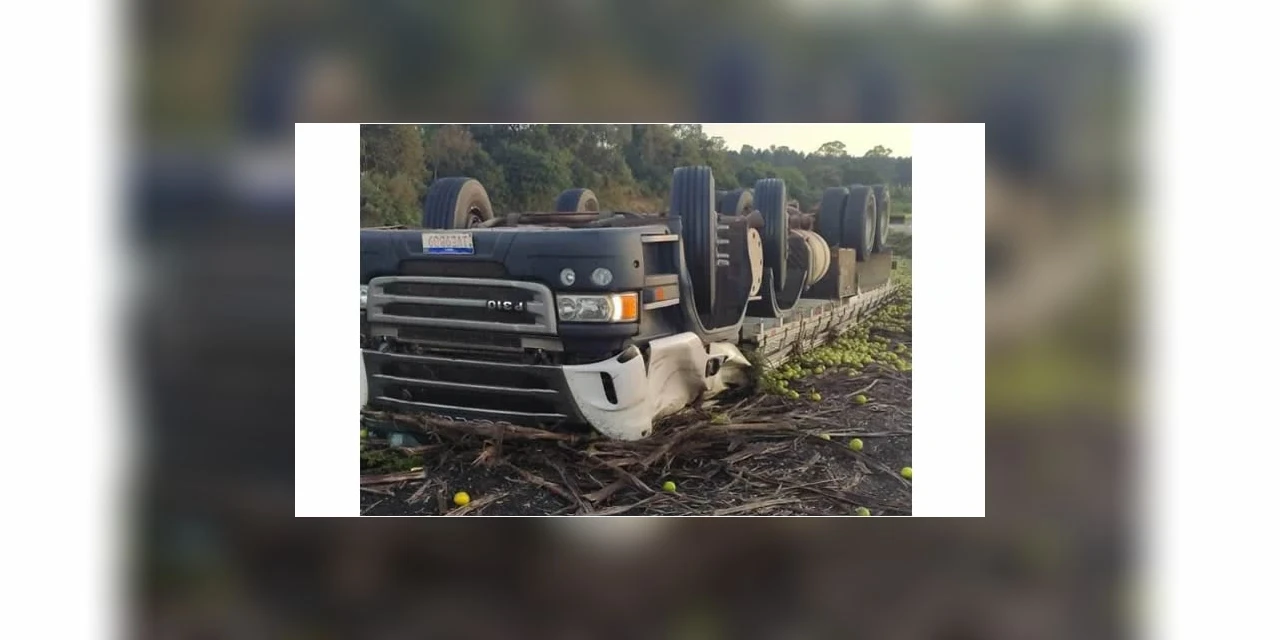 Motorista morre após tombar caminhão na PR-151, em Carambei