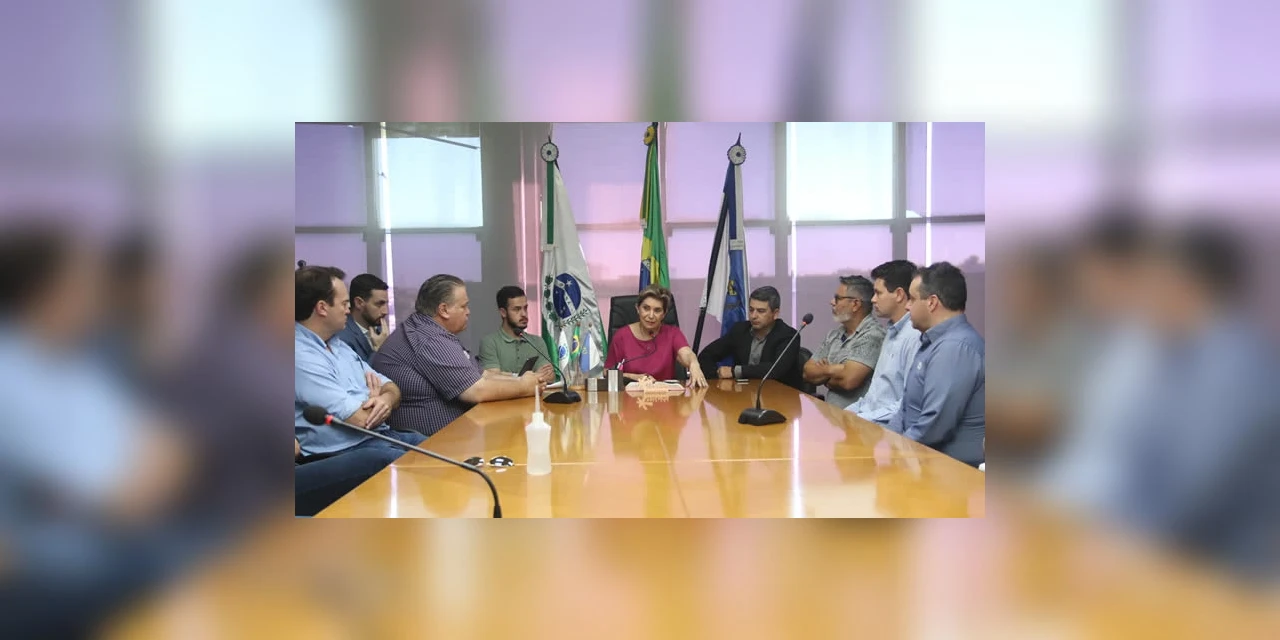 Prefeita Elizabeth garante asfalto para o Distrito Industrial