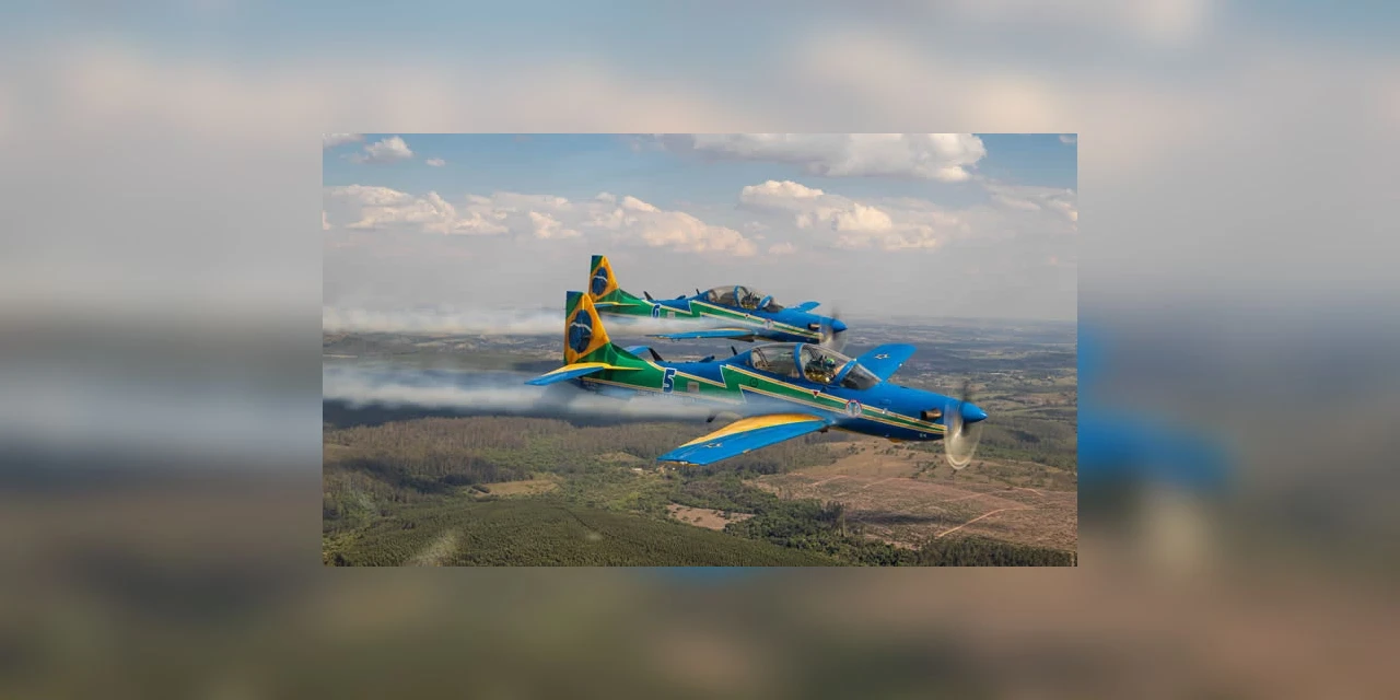 Esquadrilha da Fumaça adia show aéreo em PG após acidente com aeronave em SP