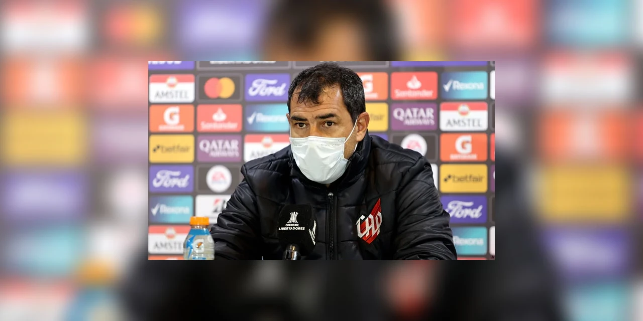 Athletico leva goleada do The Strongest pela Libertadores e Carille é demitido